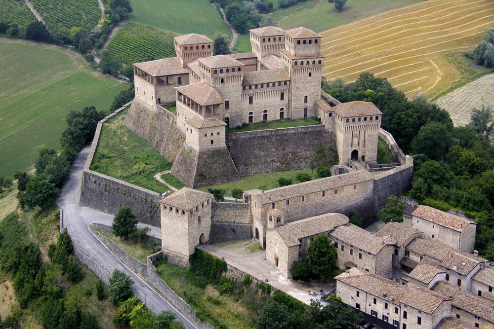 Castello di Torrechiara - I Castelli del Ducato di Parma, Piacenza e  Pontremoli